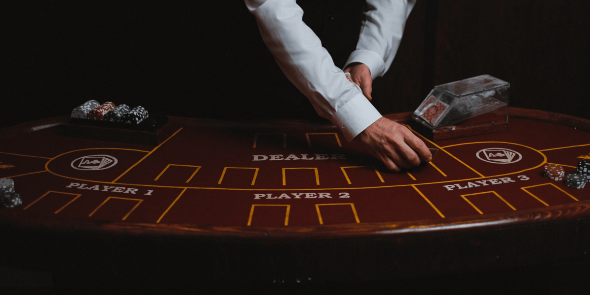 Inside the Virtual Tables: A Look at the Psychology of Online Gambling